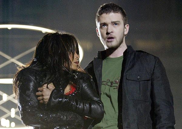 2. 2004 yılında Amerika'nın en büyük televizyon olayı Suber Bowl devre arası konserinde Justin Timberlake'in Janet Jackson'ın göğsünü yanlışlıkla açması popüler kültür tarihine geçti.