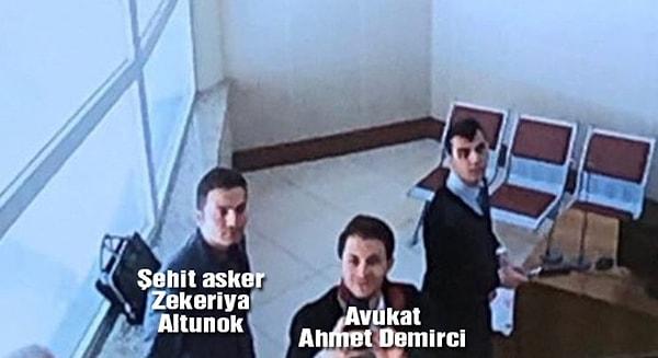 Avukat Ahmet Demirci acı haber sonrası “Şehidimiz ile duruşma beklerken bir de hatıra bırakmışız…” notuyla adliyede çekilen bir fotoğrafı paylaştı.