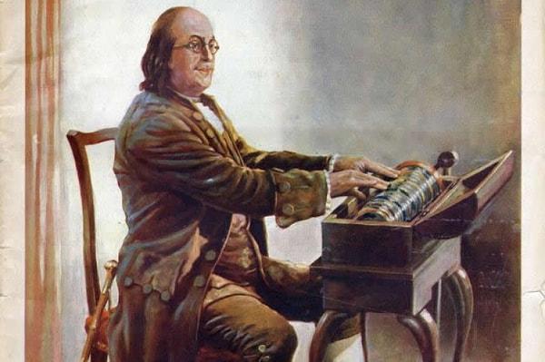 Benjamin Franklin'nin Mozart ve Beethoven'ın çok sevdiği "cam armonika" isimli bir müzik aletini icat eden kişi olduğunu biliyor musunuz?