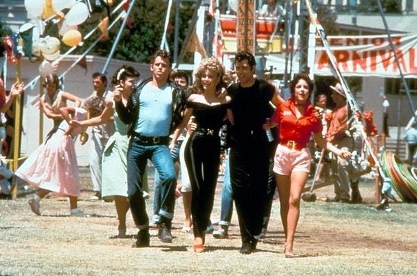 14. John Travolta ve Olivia Newton-John’ın başrollerinde olduğu ve sinema tarihinin en meşhur müzikal filmlerinden biri olan 1978 yapımı Grease’in spin-off’u geliyor.