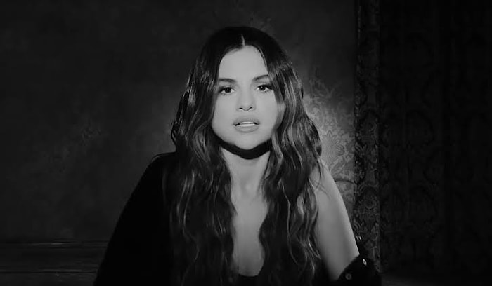 Селена Гомес сняла новый клип на IPhone (и кажется, посвятила его Биберу)