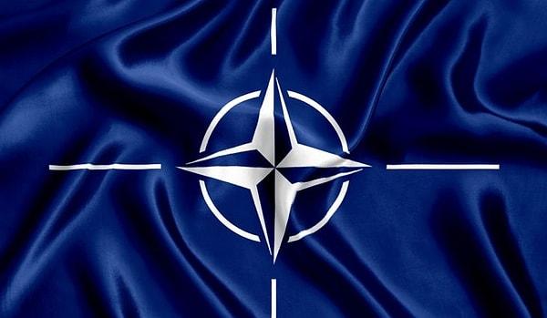1954 - Almanya'nın NATO'ya girişiyle ilgili Paris Antlaşması imzalandı.
