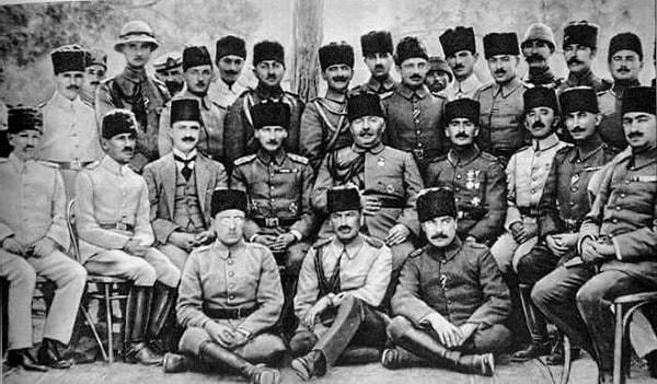 1918 - Atatürk, Halep'in kuzeyindeki işgalcilerin taarruzunu durdurdu.