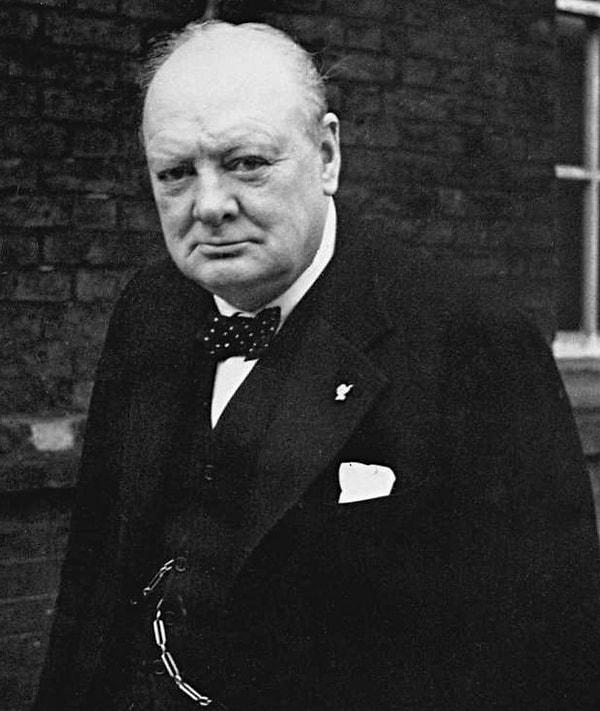 1951 - 77 yaşındaki Winston Churchill, yeniden Birleşik Krallık Başbakanı oldu.