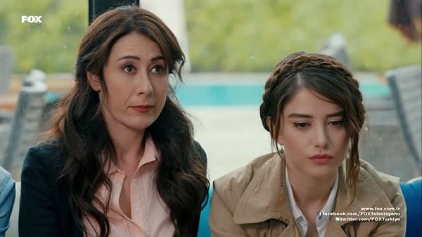 7. В кадре временами можно заметить одну и ту же книгу. Сначала ее читает Аяз, потом — Ойкю. Эта книга — знаменитые сказки «Тысячи и одной ночи».