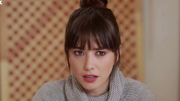 8. Заглавную песню сериала исполнила популярная в Турции певица и писательница Айдильге.