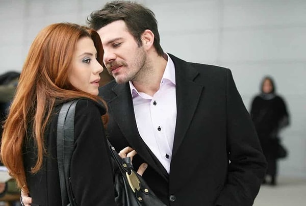 6. На съемках фильма «Ты, мой дом» Фахрие познакомилась с актером Озджаном Денизом, с которым у нее начался роман. Дело шло к свадьбе, однако в 2013 году они расстались. По слухам, причиной стало увлечение актера моделью Бусе Нарджи.