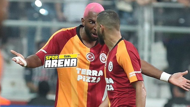 Galatasaraylı taraftarlar, Beşiktaş derbisi öncesinde ısınmaya çıkan futbolcularını tek tek tribünlere davet ederken, Younes Belhada tribünlere çağırılmadı.