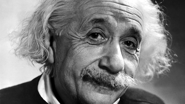11. Einstein matematikte hiçbir zaman başarısız olmadı.