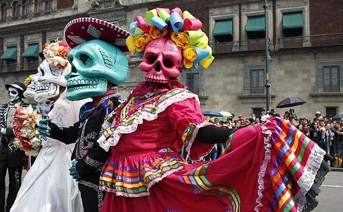 Renkli Festivalin Dördüncüsü Gerçekleşti: Ölüler Günü'nden Objektiflere Yansıyan 21 Kare