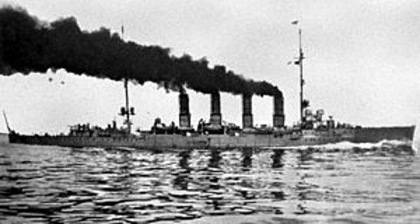 1914 - Amiral Souchon liderliğindeki Goeben (Yavuz), Breslau (Midilli) ve dokuz Osmanlı savaş gemisinden oluşan bir donanma Rus liman ve gemilerini bombalayarak Osmanlı'nın I. Dünya Savaşı'na girmesine neden oldu.