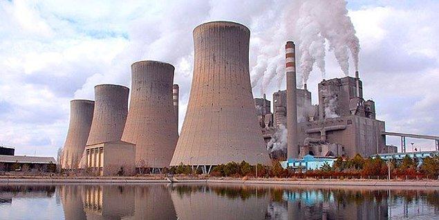 2000 - Yatağan Termik Santrali çevresinde hava kirliliği sınır değerleri aştı, santralin 3 ünitesi durduruldu, ilçe halkına "sokağa çıkmayın" çağrısı yapıldı.