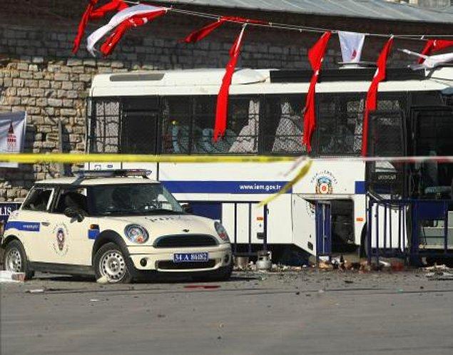 2010 - Taksim'de bomba patladı. Taksim Meydanı'nda sürekli görev yapan çevik kuvvet ekibine saldırı düzenlendi.