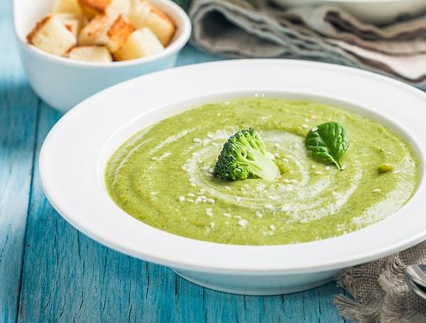 Brokoli çorbası için gereken malzemeler: