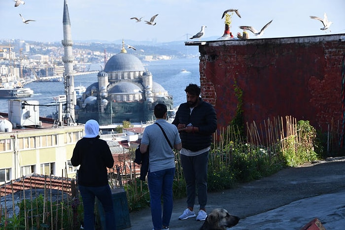 Tarihi Hanın Terasındaki Kaçak Yapıda Boğaz'a Nazır Selfie 100, Evlilik Fotoğrafı 750 Lira