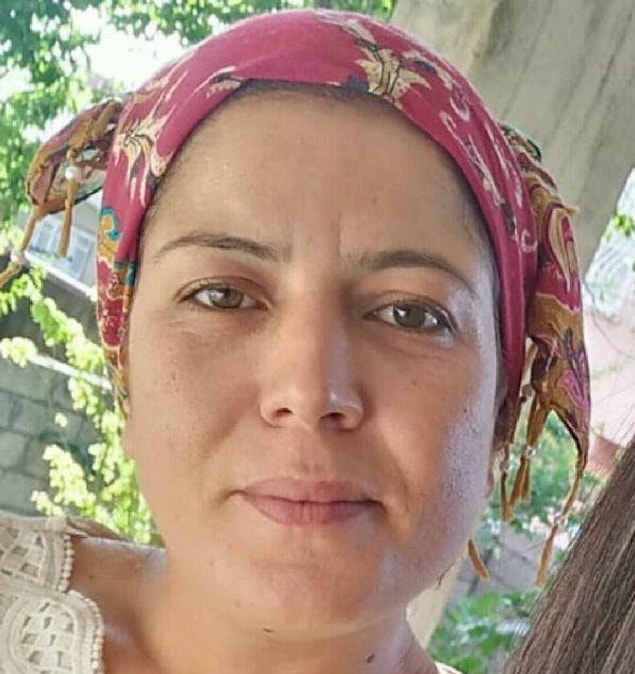 Güllü Yılmaz 30 yaşında ve 13, 9 ve 3 yaşlarında 3 çocuk annesi bir tarım işçisiydi.