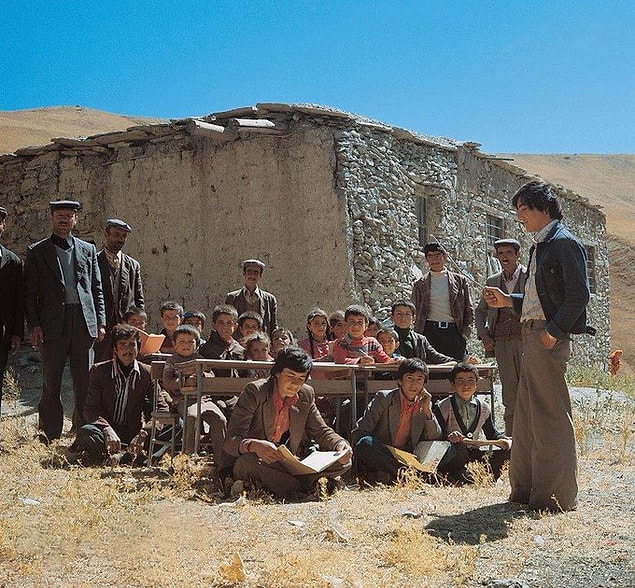 3. Bir köy ilkokulu, Hakkari, 1970.