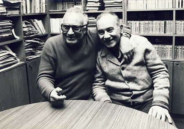 Türkiye'nin iki büyük yazarı Vedat Türkali ve Yaşar Kemal, İstanbul, 1982.