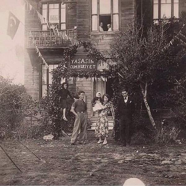 14. Caddebostan'da bir ev, İstanbul, 1933.