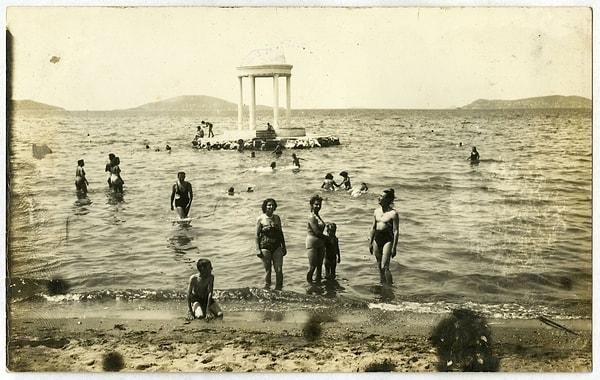 15. Süreyya Plajı, İstanbul, 1950.