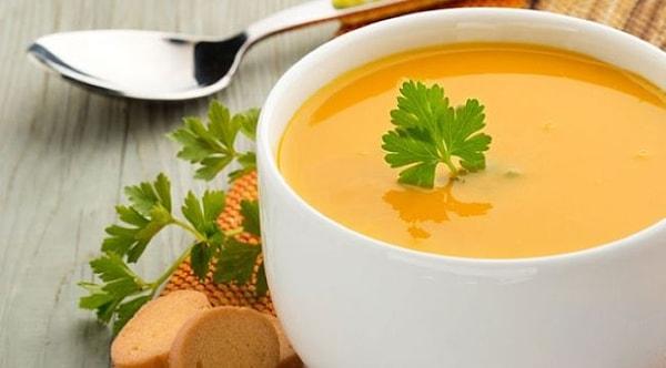 Mercimek çorbası için gereken malzemeler: