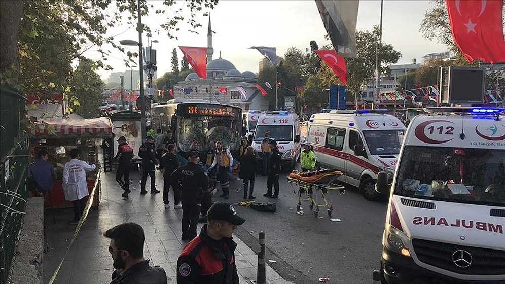 Beşiktaş'ta Otobüs Durağına Dalan Şoför Önce Bıçakla Saldırdı Sonra da Denize Atladı: 1 Ölü, 12 Yaralı