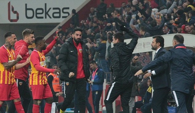 İstikbal Mobilya Kayserispor'un yeni teknik direktörü Bülent Uygun, 2 yıl sonra Süper Lig'e döndü.