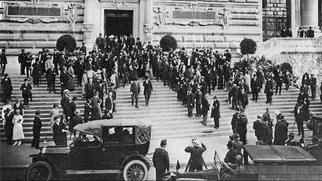 1922 - İsmet Paşa başkanlığındaki TBMM Delegasyonu, Lozan Barış Konferansına katılmak üzere, İsviçre'ye hareket etti.