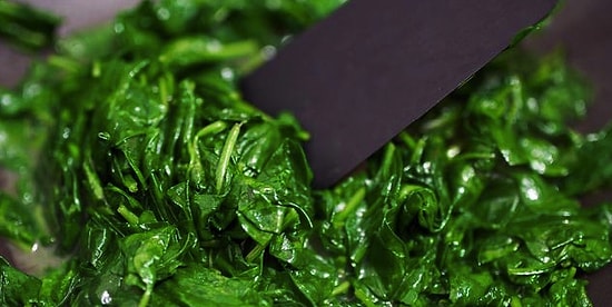 İstanbul'da İnsanları Paniğe Sürüklediği İddia Edilen Ispanak Zehirlenmesi Nedir ve Zehirlenme Nasıl Anlaşılır?