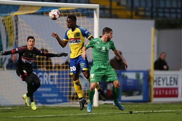 Belçika 2.Ligi'nde KVC Westerlo forması giyen Berke Özer takımının Lommel United ile 1-1 berabere kaldığı karşılaşmada takımının kalesini korudu.
