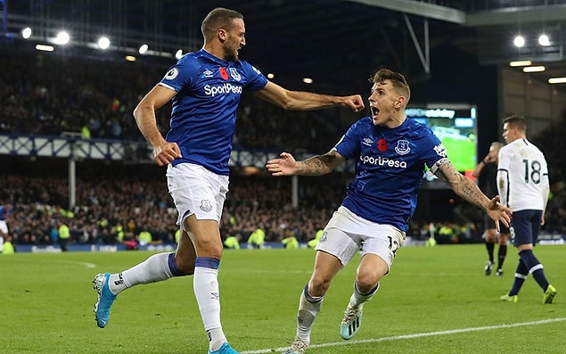 İngiltere Premier Lig'in 11. haftasında Everton ile Tottenham karşı karşıya geldi. Goodison Park'taki mücadele 1-1 berabere sonuçlandı. Cenk, 90+7. dakikada Digne'nin ortasında güzel bir kafa vuruşu yaparak topu filelere gönderdi ve takımına kritik 1 puanı getirdi.
