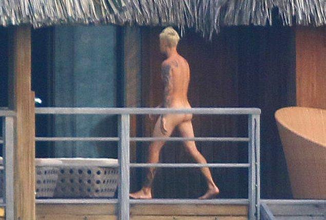 2. Bora Bora adasında sevgilisiyle romantik tatil yaparken yakalanan Justin Bieber