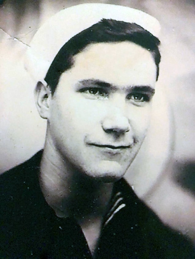 16. “Büyük büyükbabam, 1940'larda. Hiç tanışmadık ama seni seviyorum büyükbaba.”