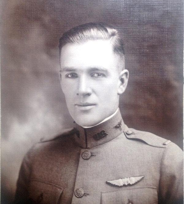 19. “Büyük büyükbabam, I. Dünya Savaşı'nda bir uçuş hocasıydı ve ben onun bir fotoğrafını buldum.”