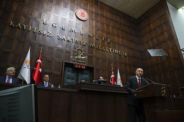Bülent Arınç'ın açıklamaları ile ilgili  ise Erdoğan, "KHK ile ilgili 'facia' ifadesini kullanmasını esefle karşıladım" ifadesini kullandı