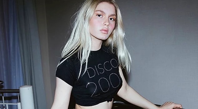 2. Aleyna Tilki, bünyesinde Dua Lipa gibi isimleri barındıran Warner Music'in ilk Türk yıldızı oluyor!