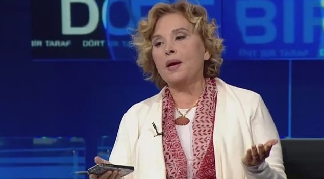 Ülkemizde uygulanan internet yasakları içinse "Düşünceye değil, pornoya sansür" başlığıyla yazdığı yazıyla, sansürü destekleyen bir metni kaleme aldı.