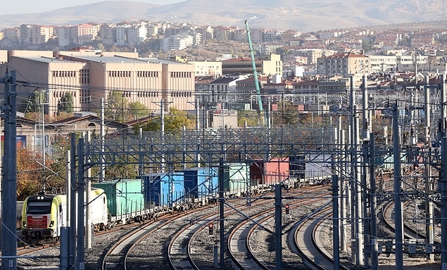 "Uzak Asya ile Batı Avrupa arasındaki yük taşıma süresi 18 güne düştü"