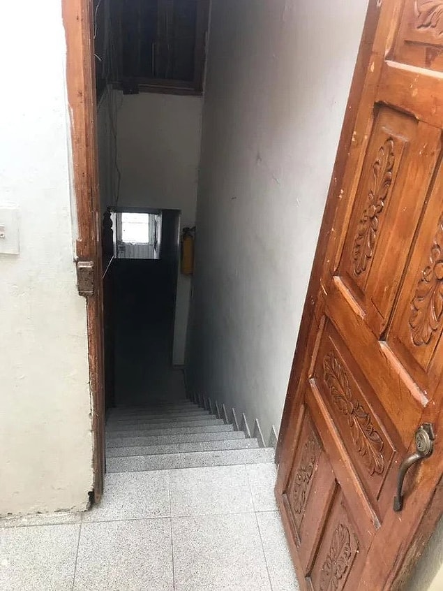 Işık hızında hareket ederek bir bebeğin hayatını kurtaran kahraman kedinin, bebeğin düşmesini engellediği o merdivenler: