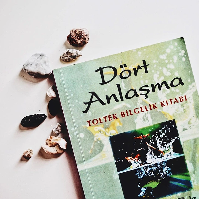 Sinirsiz Kitap Dort Kitapla Yarattigimiz Tanri 272650 Trendyol