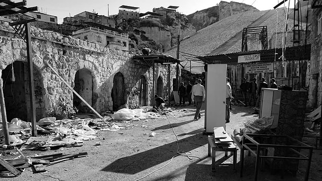 12 bin yıllık tarihe sahip Hasankeyf ile milyonlarca canlıya ev sahipliği yapan Dicle Vadisi, temmuz ayının ortasından itibaren su tutulmaya başlanan ve 50 yıl ömrü ön görülen Ilısu Barajının suları altında bırakılmak isteniliyor.
