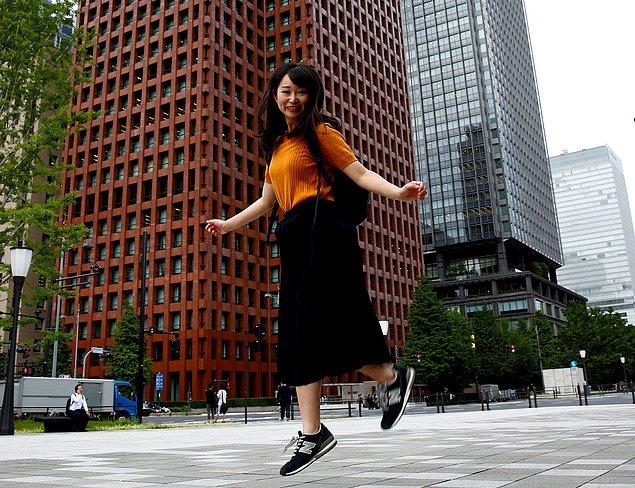 Geçtiğimiz aylarda sosyal medyada yükselen #KuToo hareketi ile, Japon çalışan kadınların topuklu ayakkabı isyanına şahit olmuştuk.