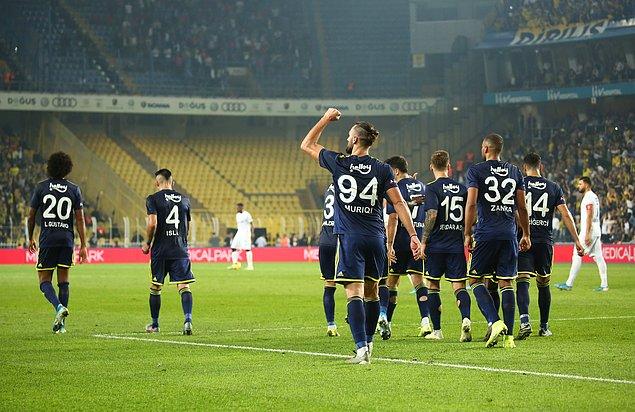 Bu sonucun ardından puanını 20'ye yükselten Fenerbahçe, maç fazlasıyla Alanyaspor'u solladı ve liderlik koltuğuna oturdu. 12 puanda kalan Kasımpaşa ise 11. sırada yer aldı.