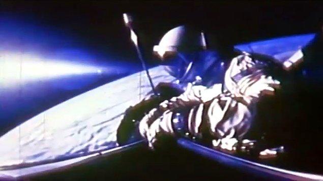 1966 - NASA, Gemini 12 uzay aracını fırlattı.