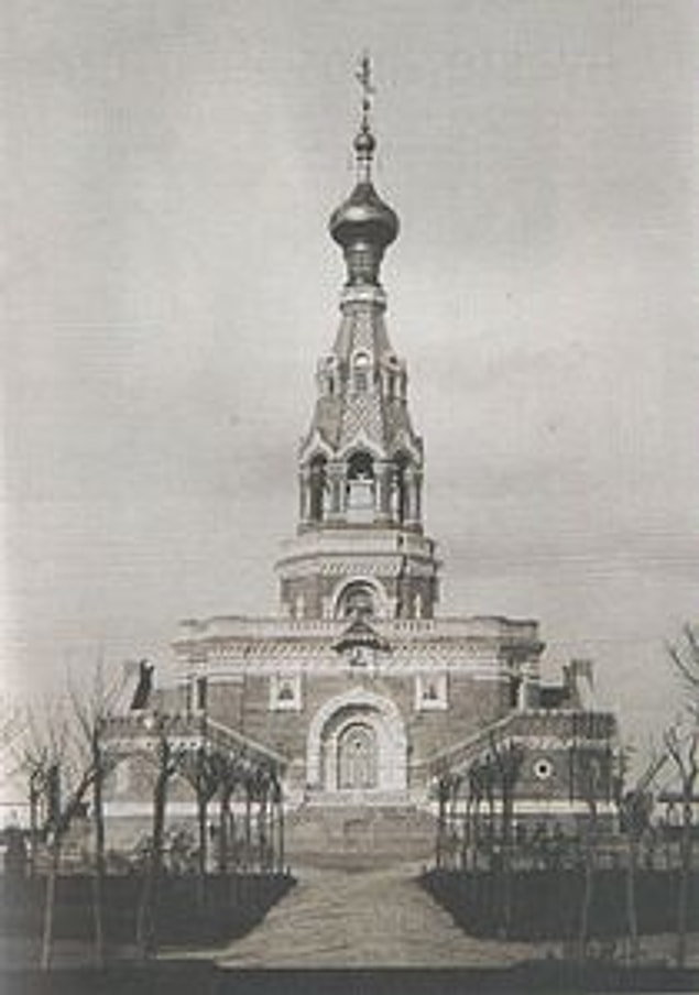 1914 - Fuat Uzkınay, ilk Türk filmi sayılan "Ayastefanos'taki Rus Abidesinin Yıkılışı"nı çekti.