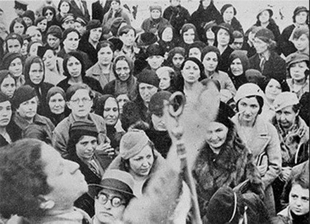 1972 - Türkiye'de ilk kadın partisi olan Türkiye Ulusal Kadınlar Partisi kuruldu.