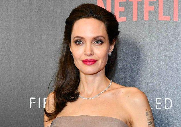 1. Angelina Jolie'ninki gibi bir burun: