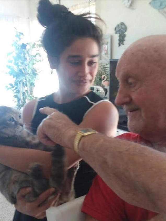 "Meltem boşanma kararını almış ve polis zoruyla o evden ayrılacakmış."