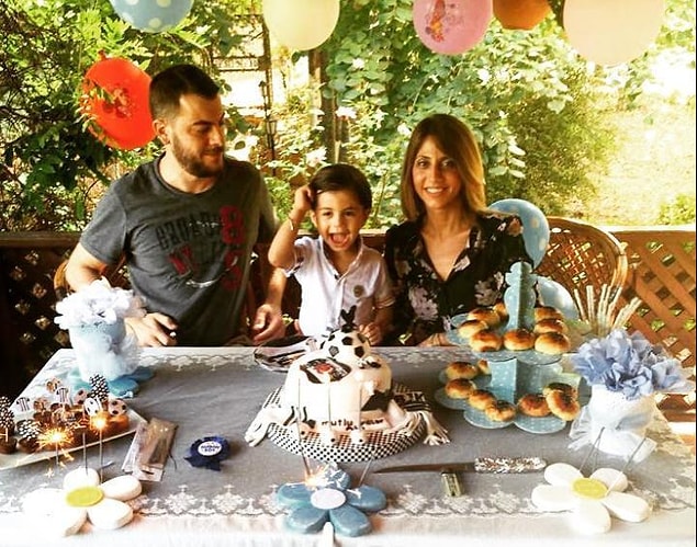 Ekipler, evin salonunda Bahattin Delen (38) ile çiftin 6 yaşındaki oğulları Ali'nin cansız bedenini buldu.