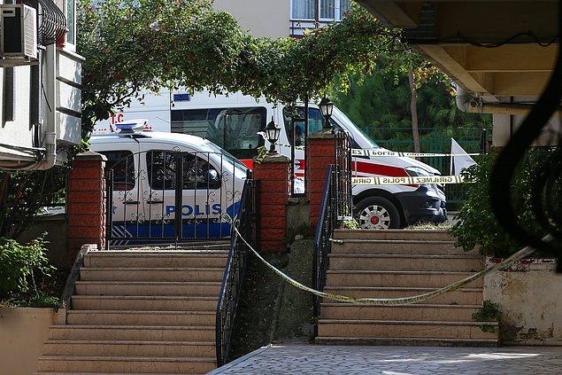 Acı olay bu sabah Bakırköy Çoban Çeşme Sokak'ta yaşandı. Saat 06.45'te 155'e "şüpheli ölüm" ihbarı yapıldı.